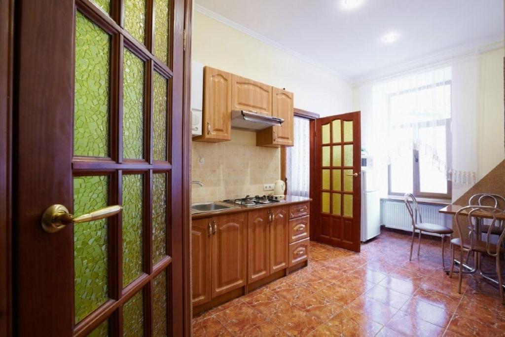 2 Rooms Central Anna Apartment Lviv Luaran gambar